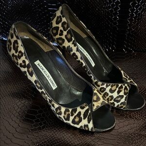 Manolo Blahnik Leopard Print Pony fur Peep Toe Heels